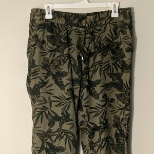 NWOT Old Navy tropical cropped lounge pants